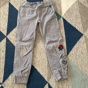 Gray joggers nitrous black.